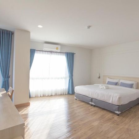 Donchan Grand Hotel Чиангмай Экстерьер фото