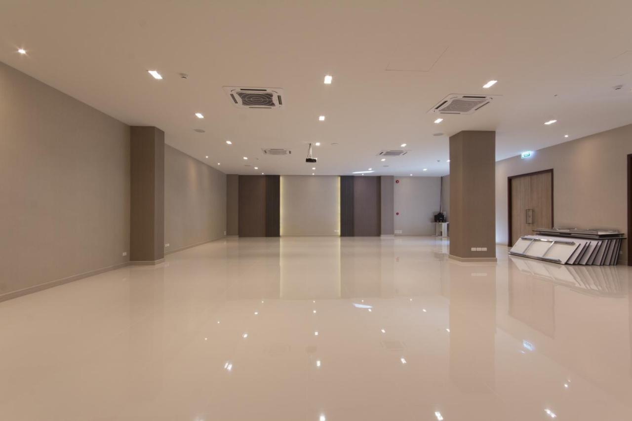 Donchan Grand Hotel Чиангмай Экстерьер фото